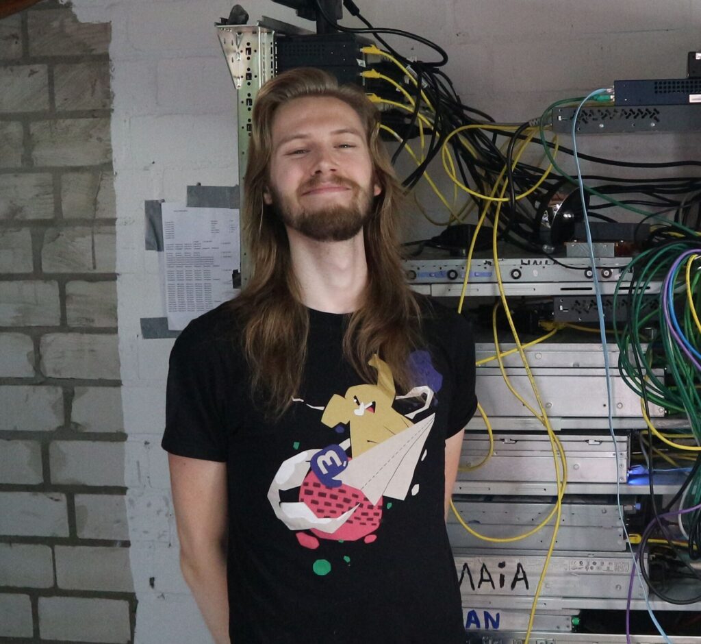 Erik Uden: Vor den Servern von mastodon.de