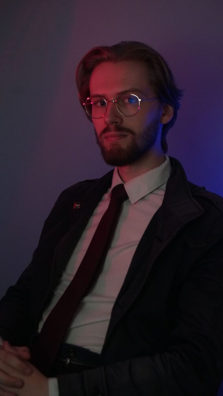 Erik Uden: Porträt, Seitenlicht