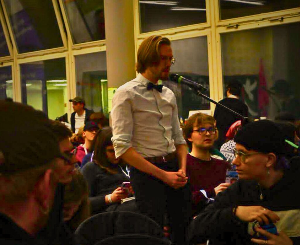 Erik Uden: Antrag am Saalmikrofon